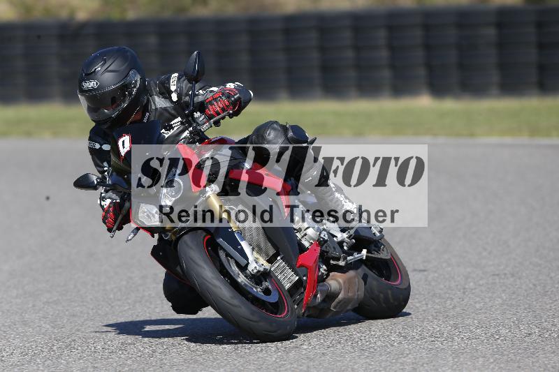 Archiv-2025/49 26.08.2025 Cornu Master School ADR/gruen-vert/0-1